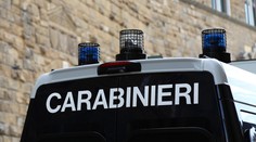 Bitka v talianskom parlamente. Poslanca odviezli na vozíku