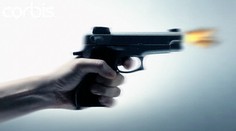 Smrť v Hnúšti: Pred garážou našli muža s prestreleným hrudníkom