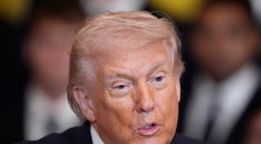 USA útočili na kľúčový iránsky ostrov – známy ako ropný uzol. „Vojenské ciele boli totálne zničené,“ tvrdí Trump.