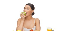 Jedzte jablká, budete krásna a zdravá!