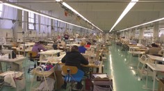 Šičky, ktoré šili rúška pre celé Slovensko, nevideli výplatu už mesiace