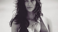 Sexy mama. Kim Kardashian v plavkách po pôrode