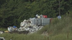 Veľká hrozba pri Hlohovci? Odpad na tamojšiu skládku vraj dovážali aj štátne firmy