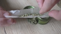 Ľudia, ktorí majú negatívne skúsenosti s herba drogou, prehovorili