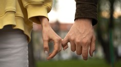 Romantické vzťahy poznačené minulosťou: Vzťah s otcom nás ovplyvňuje viac, než si myslíme