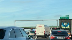 Nehoda na D2 smerom do Bratislavy: Kamión vrazil do mostného piliera