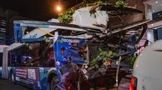 Pri zrážke kamióna s autobusom v Bolívii prišlo o život najmenej 16 ľudí. Jeden z vodičov urobil fatálnu chybu