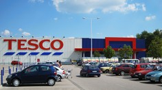 Nedávno boli jednotkou na trhu, teraz sa špekuluje o predaji. Prečo chce vraj Tesco odísť zo Slovenska?