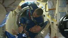 Na ISS dorazili prví kozmonauti, ktorí tam majú stráviť celý rok