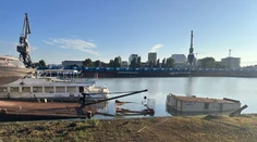 V Bratislave sa potápal pontón s loďou. Hasiči zasahovali pri mimoriadnej udalosti