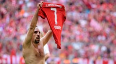 Keď odchádza legenda. Franck Ribéry ukončil profesionálnu kariéru