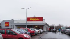 Známy reťazec spustil kontroverznú súťaž. Za nákup potravín môžete vyhrať silikóny