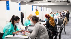 Niektoré veľkokapacitné centrá začali očkovať aj vakcínou od Pfizeru