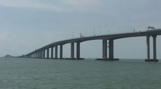 Najdlhší cezmorský most na svete meria ako cesta z Bratislavy do Trnavy