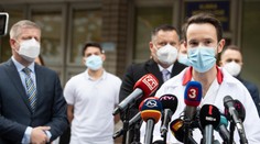 Covidom si prejde skôr či neskôr každý, upozorňuje infektológ Sabaka