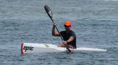 Kajakára napadol žralok. Ukázal, ako vyzeral jeho čln po útoku