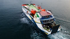 Tragédia na mori. Trajekt zasiahla silná búrka, viac ako 100 ľudí je nezvestných
