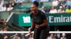 VIDEO: Serena Williamsová šokovala netradičným outfitom, má však na to zásadný dôvod