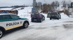 VIDEO: Obrovské množstvo policajtov v Spišskej Starej Vsi. Útočníka zadržali krátko po útoku