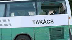 Smrteľná nehoda autobusu: Muž (†85) vypadol s manželkou cez okno na cestu