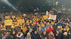 VIDEO: Opozícia na námestiach. V Bratislave malo prísť protestovať až 15-tisíc ľudí