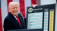 Najvyšší súd USA zrušil rozsiahle clá zavedené Trumpom. Americký prezident zaviedol jednotné globálne clo