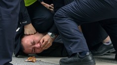 Čína po vlne odporu zmierňuje covidové obmedzenia. Počet prípadov sa pritom blíži k rekordom