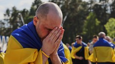 Najväčšia výmena zajatcov od začiatku vojny: Stovky ľudí sa vracajú, mnohí v zlom stave