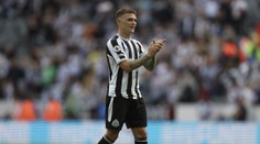 Pre nových majiteľov bol prvá voľba. Opora Newcastlu predĺžila kontrakt