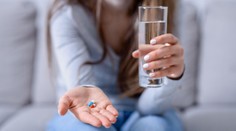 Lieky, ktoré užíva veľa ľudí, môžu mať nebezpečné vedľajšie účinky. Štúdia vydala nové odporúčania na ich predpisovanie