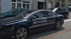 Nahnevaná vodička sa pomstila poisťovni. Tá má pre ňu tvrdý odkaz