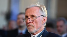 Český expremiér Mirek Topolánek má rakovinu. Začína s chemoterapiou