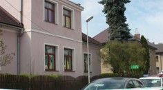 Policajti o bombe pred domom právničky mlčia