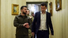 Dlho to vyzeralo, že ako jedna z mála krajín EÚ vojensky nepomáha Ukrajine. Lietadlá plné munície posielali tajne