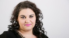 Žanete pri obliekaní pomáha priateľ: Chce schudnúť, aby mohla mať deti