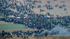 Obrovské násilnosti na hraniciach pásma Gazy, o život prišlo sedemnásť Palestínčanov