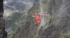 Turisti sa vydávajú do neznámeho terénu. Záchranári v Tatrách majú posledné dni plné ruky práce