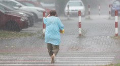 Prichádzajú búrky: V štyroch okresoch hrozí, že budú silné a s krúpami