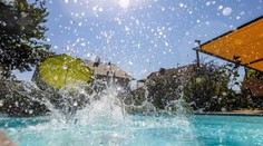 V bazéne v Česku sa utopilo batoľa. Tragédia odhalila, že nebolo zaregistrované na žiadnom úrade