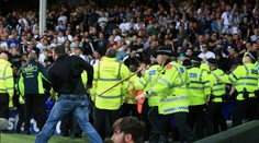 VIDEO: Fanúšikovia Splitu sa nevedeli zmestiť do kože, v Liverpoole prerušili zápas