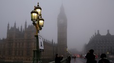 Stovky Slovákov možno neodleteli z Británie. Pre hmlu rušia lety