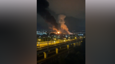 VIDEO: Po útoku ukrajinských dronov horí sklad ropy v ruskom Soči