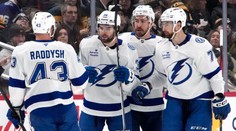 Tampa Bay uspela aj vďaka skvelému Kučerovovi, Detroit potvrdil formu. Dallas stále čaká na triumf v Ottawe