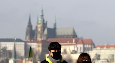 Dvaja podozriví pacienti v Česku. Preverujú u nich koronavírus