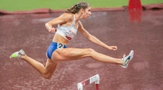 Zapletalová sa neprebojovala do finále 400 m prekážok. Preteky sprevádzal hustý dážď