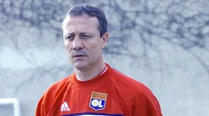 Francúzsky futbal smúti. Zomrel legendárny útočník a majster Európy