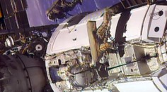 Ojedinelý pohľad! Sledujte NAŽIVO kozmonautov v otvorenom vesmíre