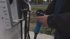 Pri nabíjacej stanici pre elektromobily v Žiline môžu parkovať iba invalidi