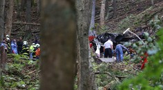 Obete z vrtuľníka identifikuje až DNA. Oheň možno poškodil aj čierne skrinky