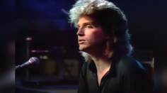 Najznámejšie hity o platonických láskach. Tieto piesne vznikli „vďaka“ nenaplnenej láske